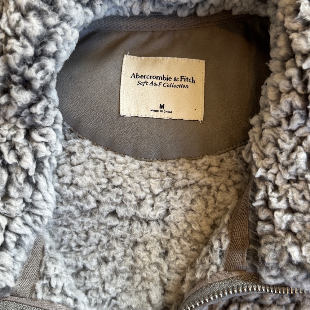 Abercrombie & Fitch Soft Gray Fleece Vest - Picture 2 of 5